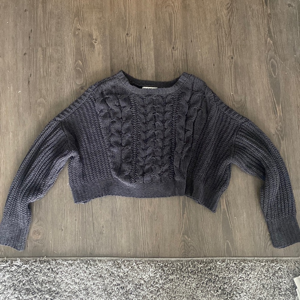 Arizona Jean Co charcoal grey knit cropped sweater in size medium